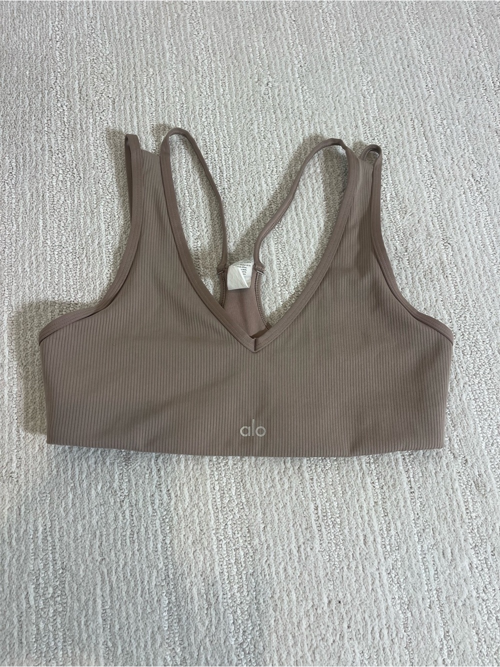 Alo Ribbed V-Neck Sports Bra in Taupe Size M